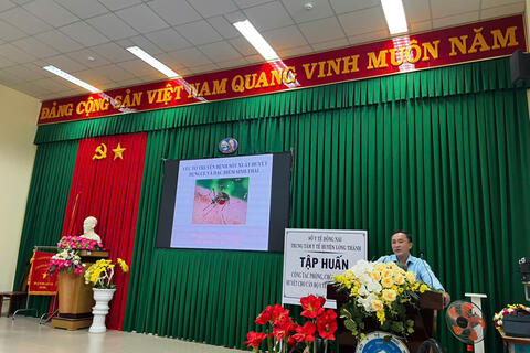 Tập huấn phòng, chống sốt xuất huyết cho cán bộ y tế tuyến xã năm 2025
