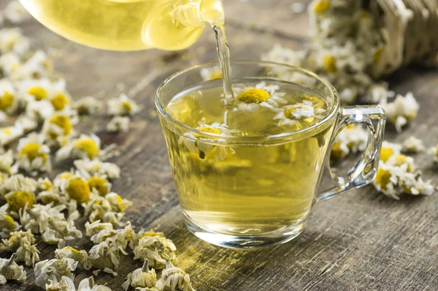 Cách làm 10 loại nước giải khát cho ngày nắng nóng từ cây cỏ vườn nhà  - Ảnh 2.